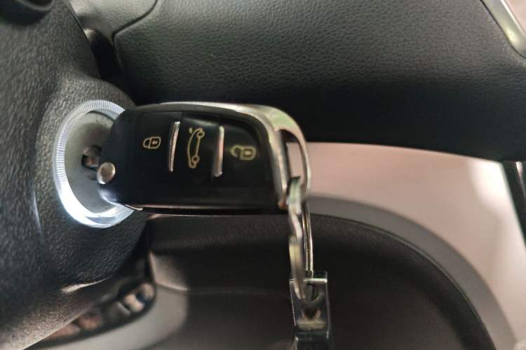 Used HYOSOW H3 2015 1.5L manual luxury version Vehicle Key