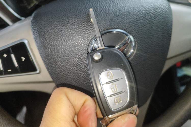 Used HYOSOW H3 2015 1.5L manual Comfort trim level Vehicle Key