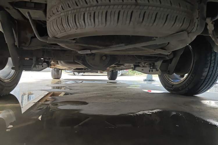 Used HYOSOW H3 2015 1.5L manual luxury version Chassis Rear