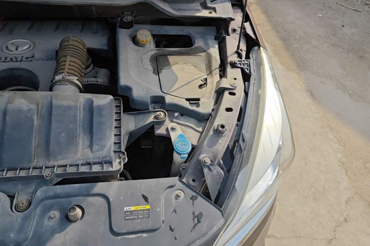 Used HYOSOW H3 2015 1.5L manual luxury version Engine Bay Left