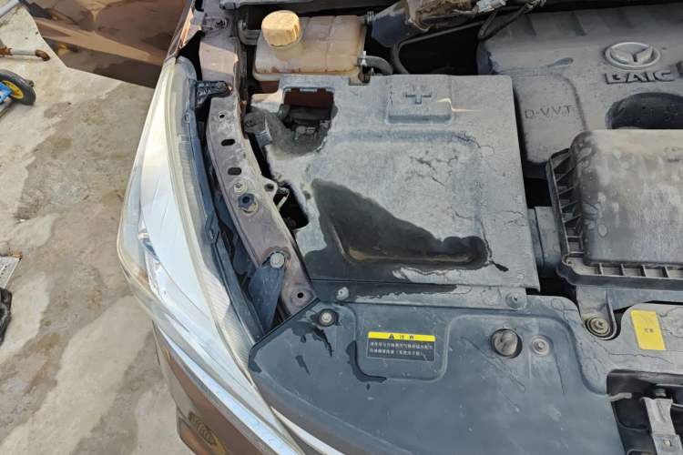 Used HYOSOW H3 2015 1.5L manual luxury version Engine Bay Right