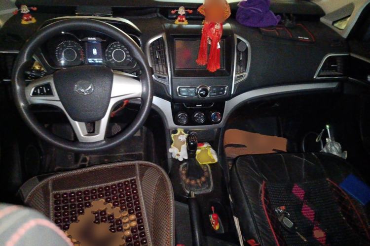 Used HYOSOW H3 2015 1.5L manual luxury version Center Console