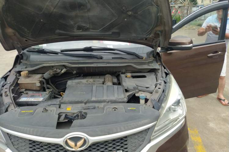 Used HYOSOW H3 2015 1.5L manual Comfort trim level Engine Bay Left