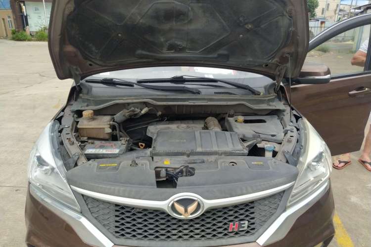 Used HYOSOW H3 2015 1.5L manual Comfort trim level Engine Bay