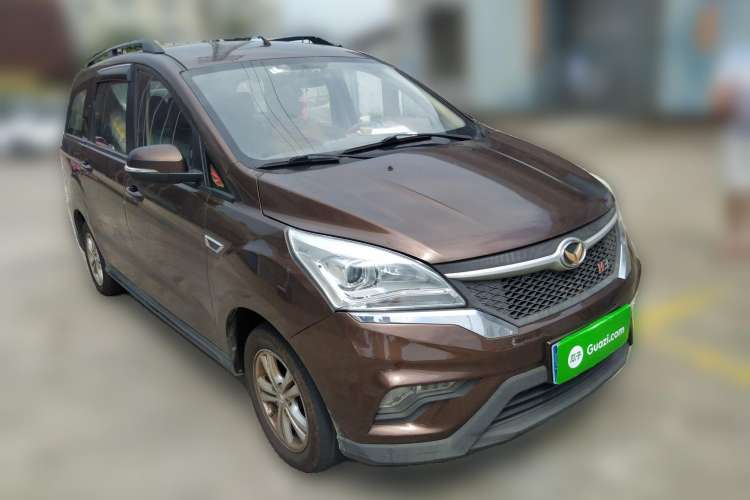 Used HYOSOW H3 2015 1.5L manual Comfort trim level Front Right 45 Deg