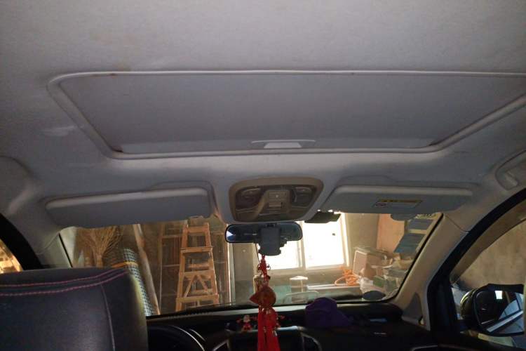 Used HYOSOW H3 2015 1.5L manual luxury version Headliner