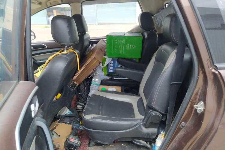 Used HYOSOW H3 2015 1.5L manual Comfort trim level Left Rear Seat