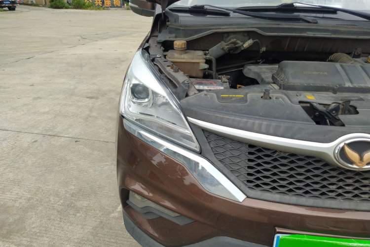 Used HYOSOW H3 2015 1.5L manual Comfort trim level Right Front Headlight