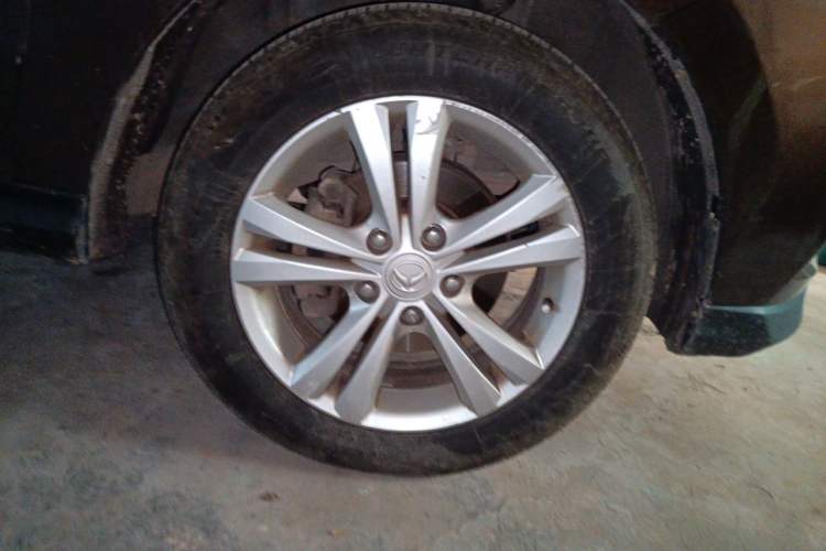 Used HYOSOW H3 2015 1.5L manual luxury version Right Front Wheel Hub