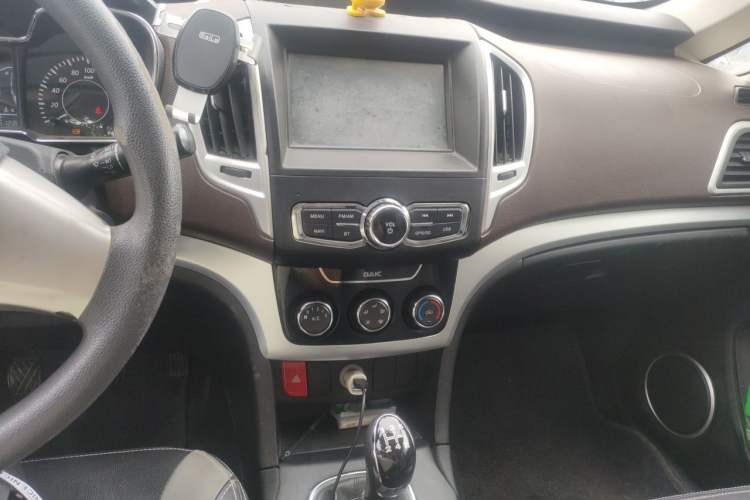 Used HYOSOW H3 2015 1.5L manual Comfort trim level Audio And AC Panel