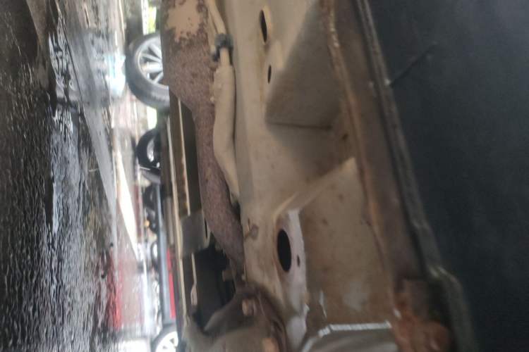 Used HYOSOW H3 2015 1.5L manual Comfort trim level Chassis Front Right