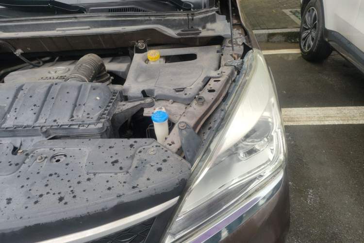 Used HYOSOW H3 2015 1.5L manual Comfort trim level Engine Bay Left