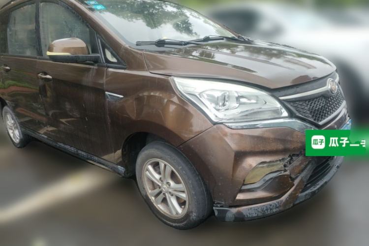 Used HYOSOW H3 2015 1.5L manual Comfort trim level Front Right 45 Deg