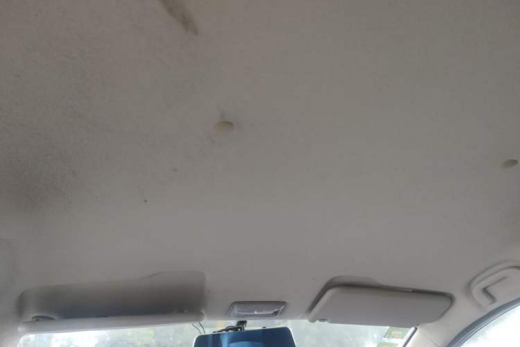 Used HYOSOW H3 2015 1.5L manual Comfort trim level Headliner
