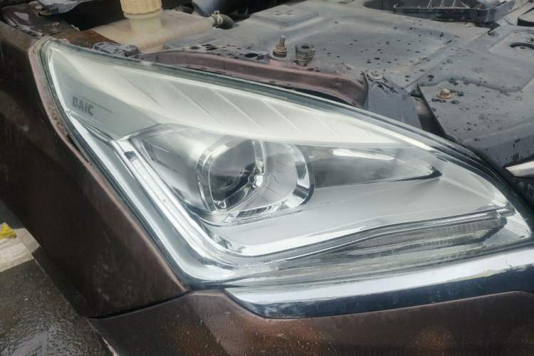 Used HYOSOW H3 2015 1.5L manual Comfort trim level Right Front Headlight