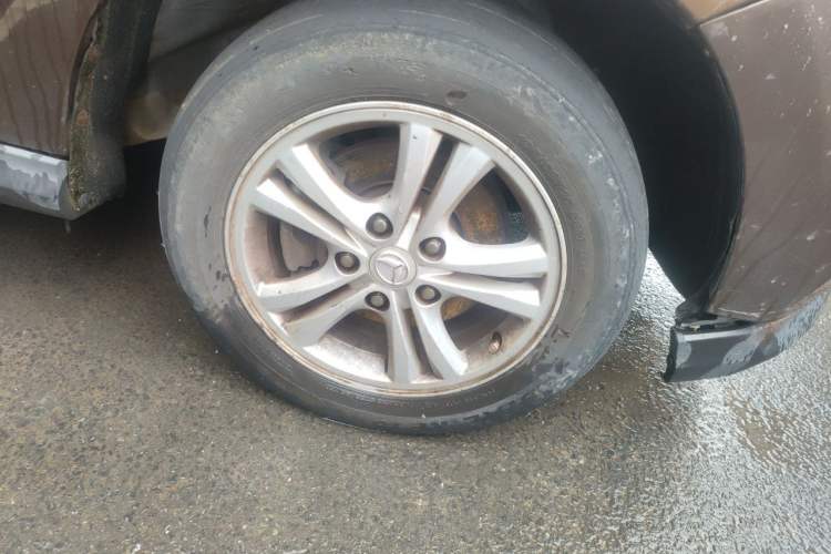 Used HYOSOW H3 2015 1.5L manual Comfort trim level Right Front Wheel Hub