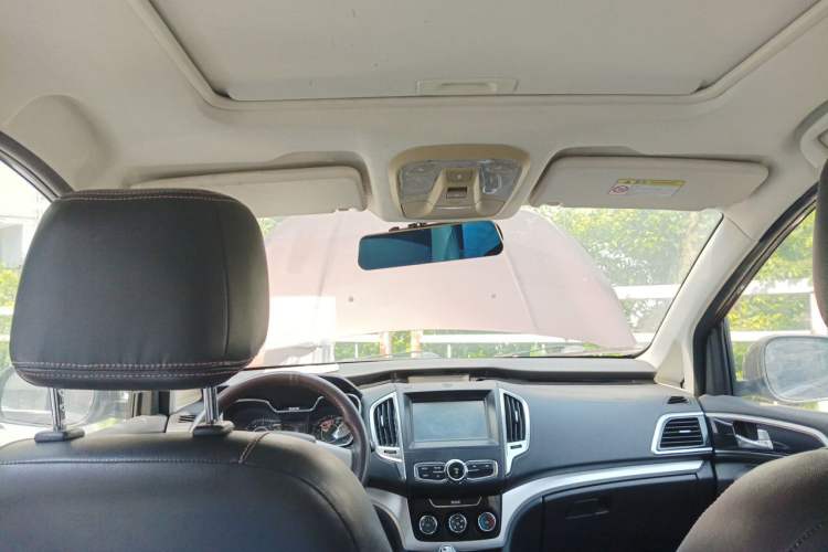 Used HYOSOW H3 2015 1.5L manual luxury version Headliner