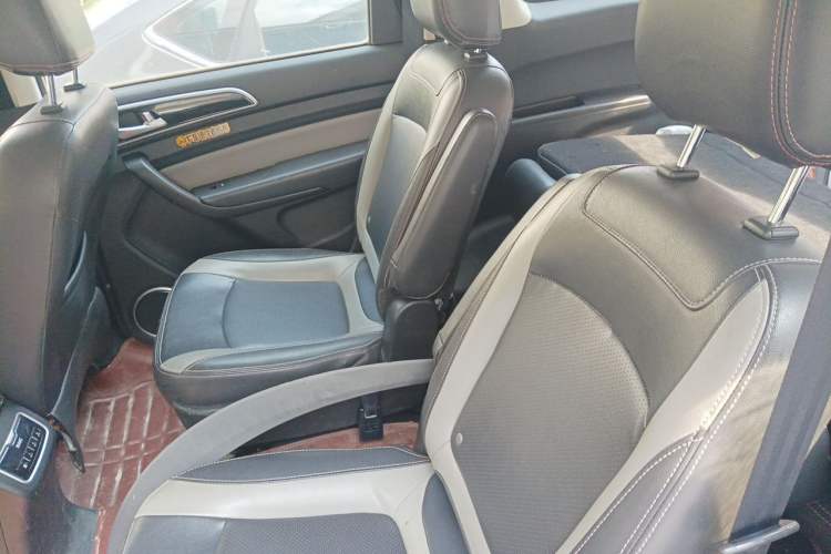 Used HYOSOW H3 2015 1.5L manual luxury version Left Rear Seat