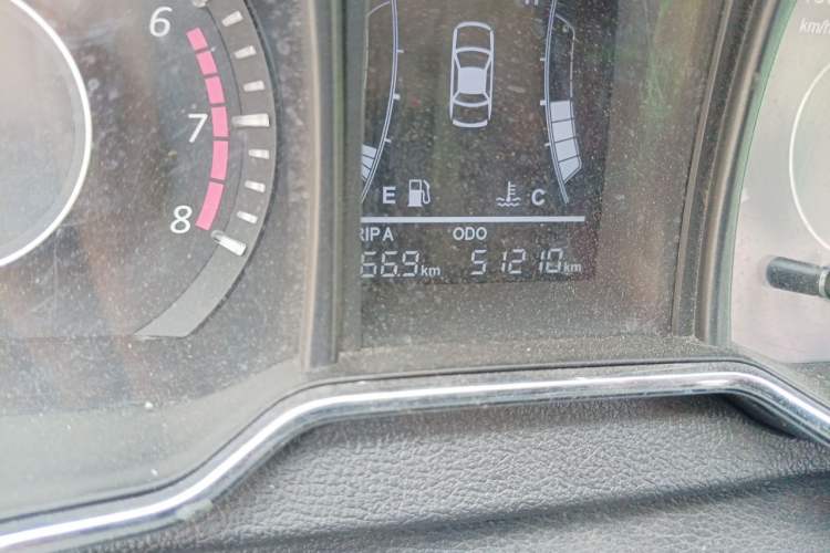 Used HYOSOW H3 2015 1.5L manual luxury version Odometer Close Up