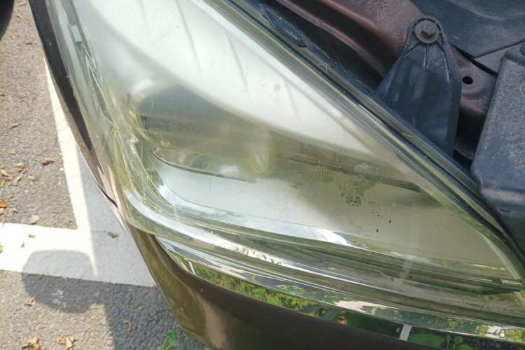 Used HYOSOW H3 2015 1.5L manual luxury version Right Front Headlight