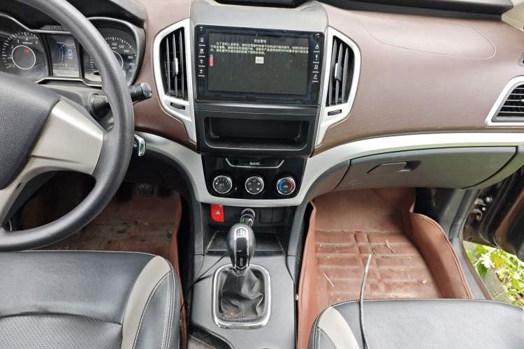Used HYOSOW H3 2015 1.5L manual Comfort trim level Audio And AC Panel