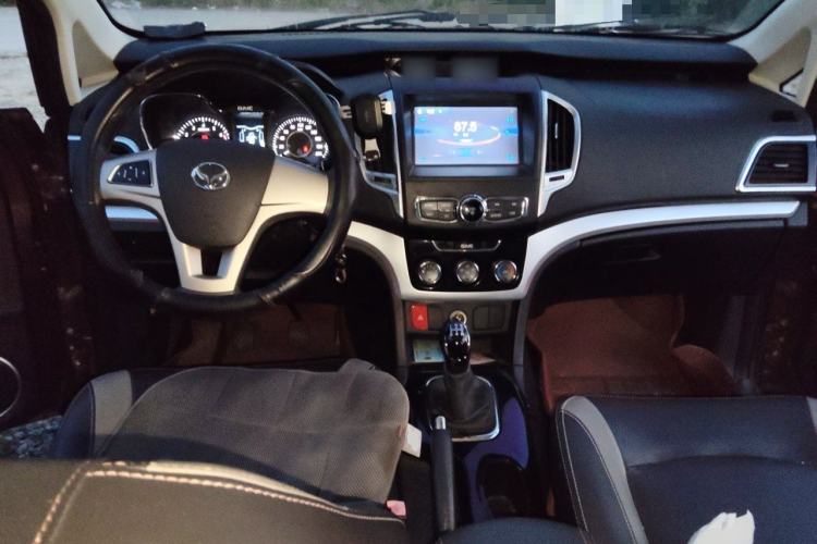 Used HYOSOW H3 2015 1.5L manual luxury version Center Console