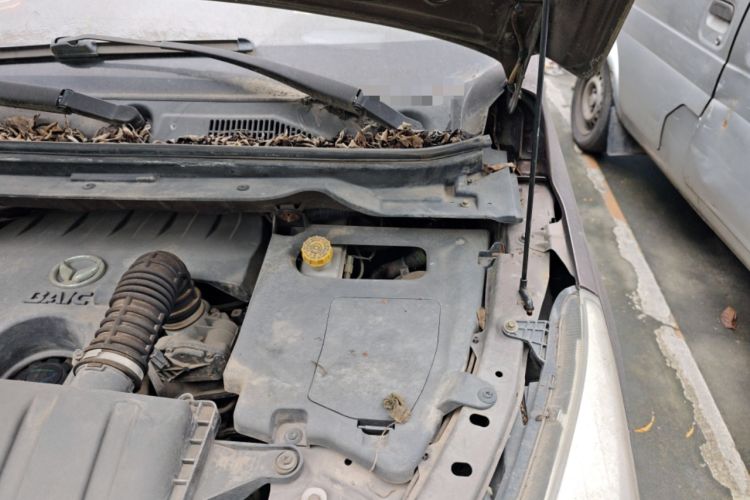 Used HYOSOW H3 2015 1.5L manual Comfort trim level Engine Bay Left