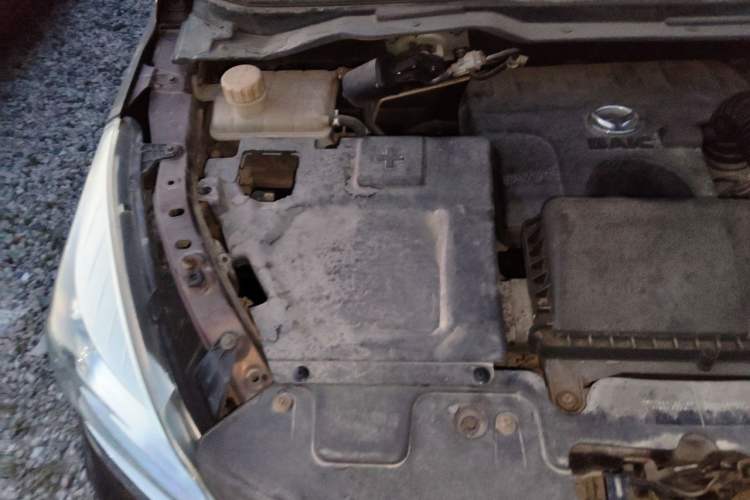 Used HYOSOW H3 2015 1.5L manual luxury version Engine Bay Right