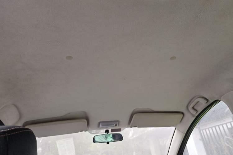 Used HYOSOW H3 2015 1.5L manual Comfort trim level Headliner