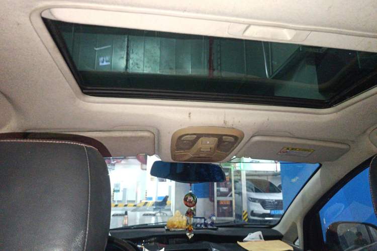 Used HYOSOW H3 2015 1.5L manual luxury version Headliner