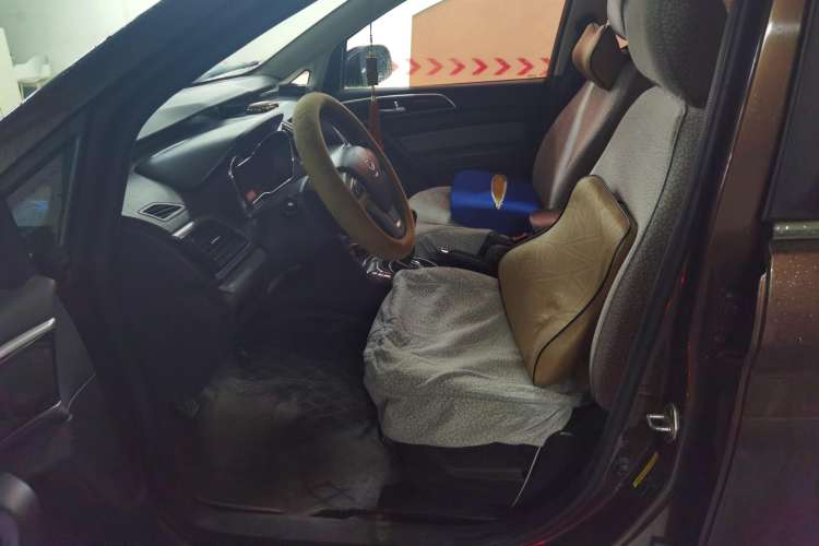 Used HYOSOW H3 2015 1.5L manual luxury version Left Front Seat