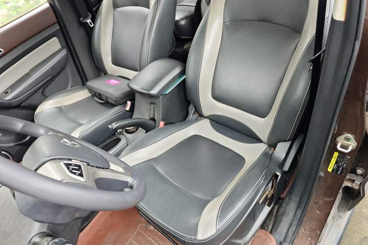 Used HYOSOW H3 2015 1.5L manual Comfort trim level Left Front Seat