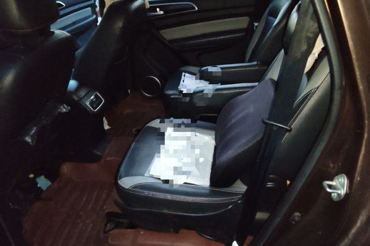Used HYOSOW H3 2015 1.5L manual luxury version Left Rear Seat