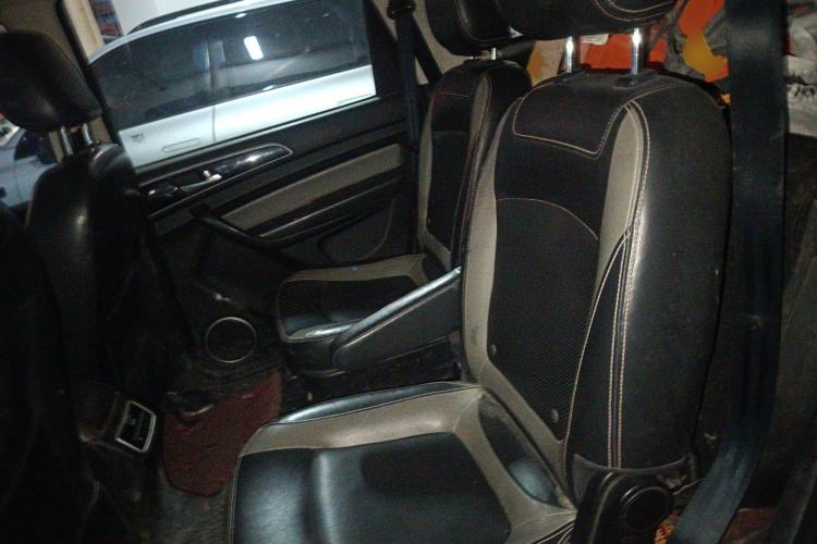 Used HYOSOW H3 2015 1.5L manual luxury version Left Rear Seat
