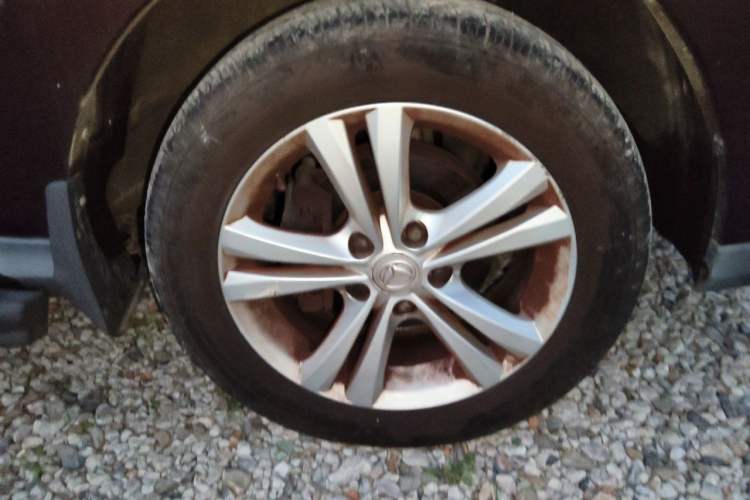 Used HYOSOW H3 2015 1.5L manual luxury version Right Front Wheel Hub