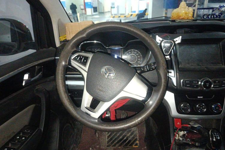 Used HYOSOW H3 2015 1.5L manual luxury version Steering Wheel