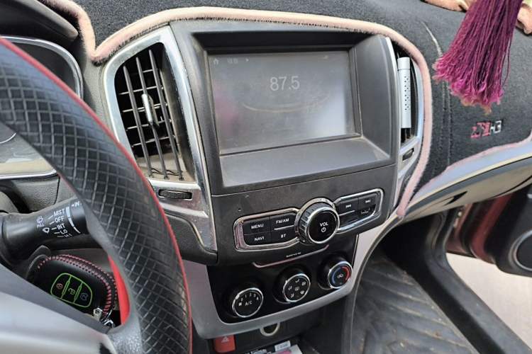 Used HYOSOW H3 2015 1.5L manual luxury version Audio And AC Panel
