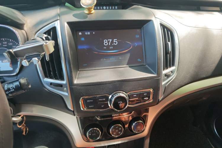 Used HYOSOW H3 2015 1.5L manual luxury version Audio And AC Panel