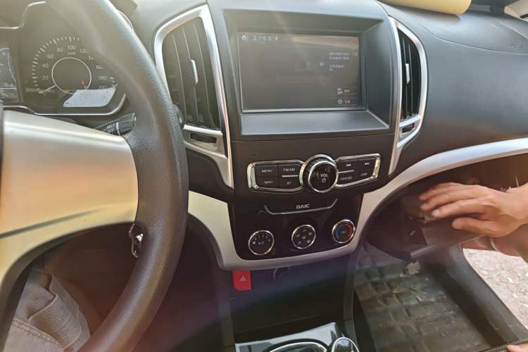 Used HYOSOW H3 2015 1.5L manual luxury version Audio And AC Panel