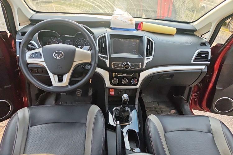Used HYOSOW H3 2015 1.5L manual luxury version Center Console