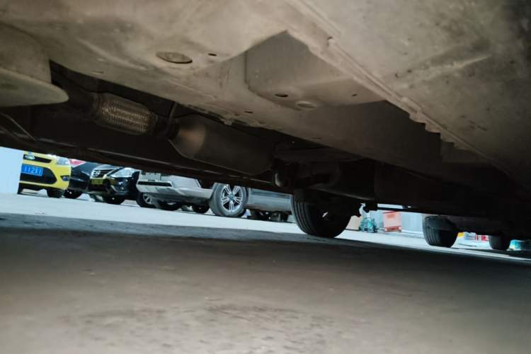 Used HYOSOW H3 2015 1.5L manual Comfort trim level Chassis Front Left