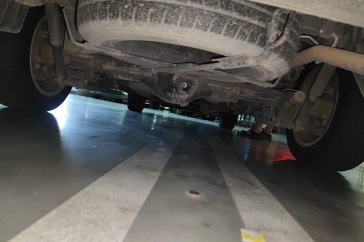 Used HYOSOW H3 2015 1.5L manual Comfort trim level Chassis Rear