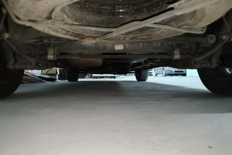Used HYOSOW H3 2015 1.5L manual Comfort trim level Chassis Rear