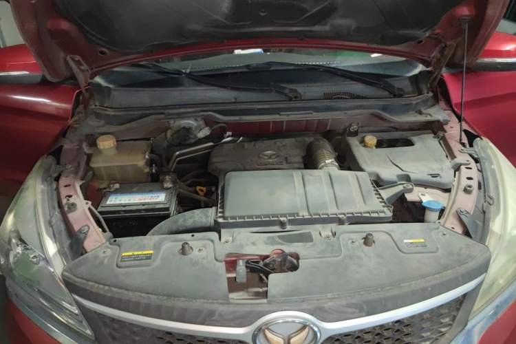 Used HYOSOW H3 2015 1.5L manual Comfort trim level Engine Bay
