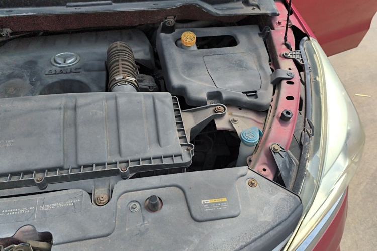 Used HYOSOW H3 2015 1.5L manual luxury version Engine Bay Left