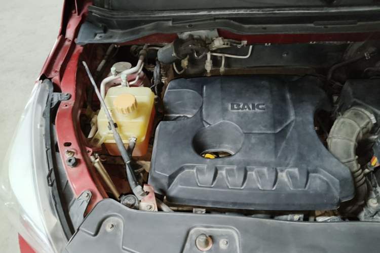 Used HYOSOW H3 2015 1.5L manual Comfort trim level Engine Bay Right
