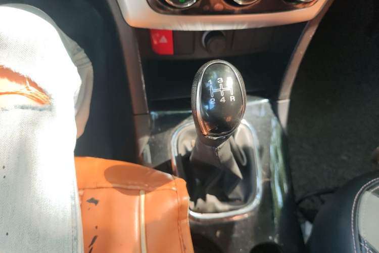 Used HYOSOW H3 2015 1.5L manual luxury version Gear Lever