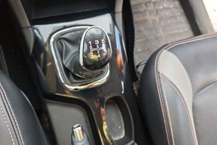 Used HYOSOW H3 2015 1.5L manual luxury version Gear Lever