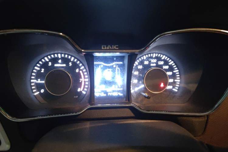 Used HYOSOW H3 2015 1.5L manual Comfort trim level Instrument Cluster