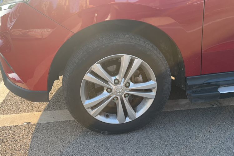 Used HYOSOW H3 2015 1.5L manual luxury version Left Front Wheel Hub